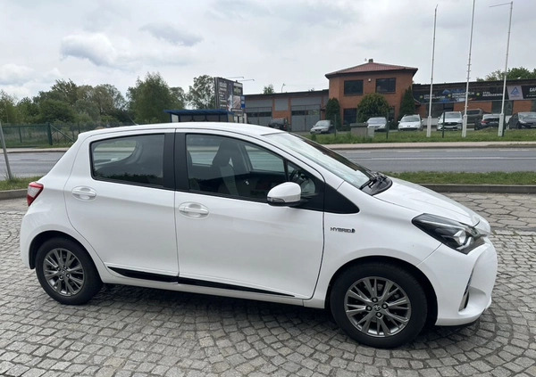 Toyota Yaris cena 55800 przebieg: 36123, rok produkcji 2018 z Krotoszyn małe 106